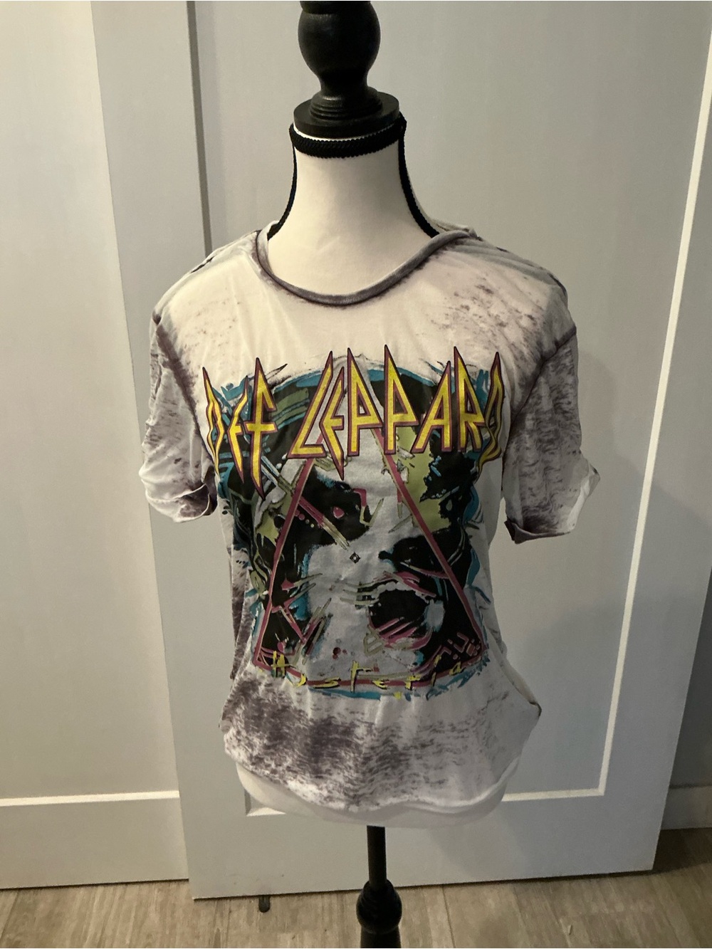 Def Leppard Recycled Karma Distressed Open Back Graphic Tee XS